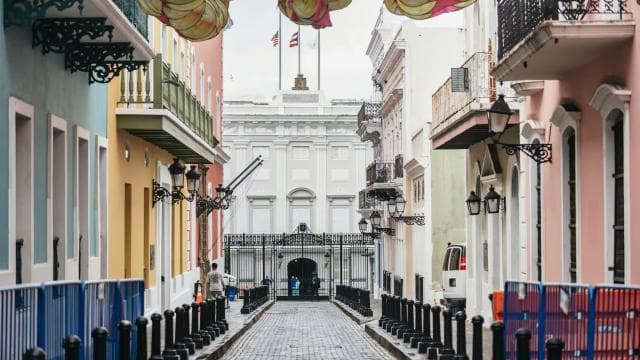 San Juan: Old Town Walking Tour and El Morro Fort Entry
