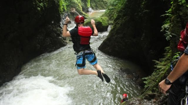 Arenal Volcano: Waterfall Jumping & Extreme Canyoning