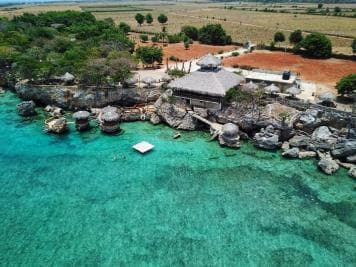 Fricolandia Beach Club Day Pass with Lunch - Photo 4 (Gallery view)