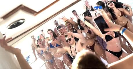 Punta Cana: Booze Cruise with Snorkel and Natural Pool Stop - Photo 2 (Gallery view)