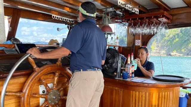 Quepos: Wooden Sail Yacht Cruise with Watersports and Food