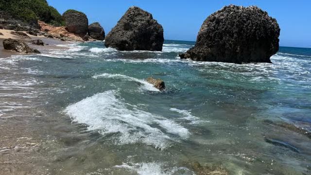 San Juan:Beach hopping Los Tubos, Hacienda Esperanza & more