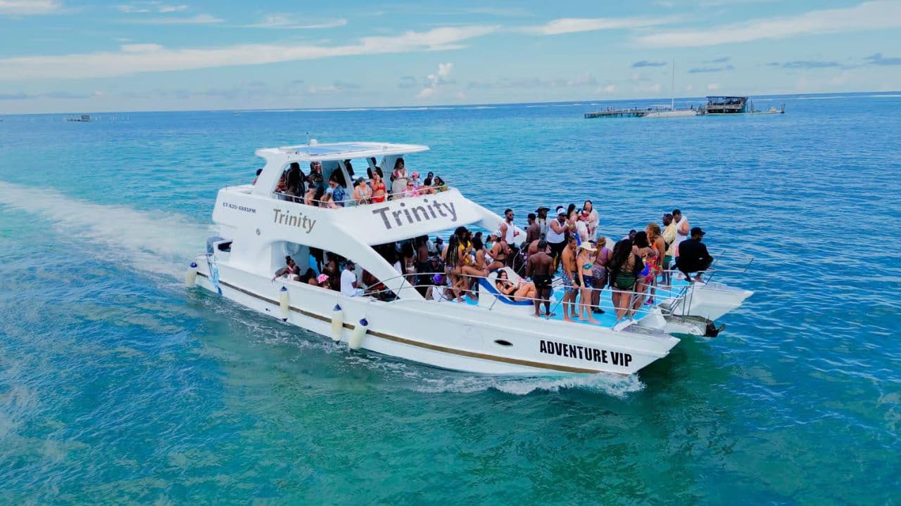 PARTY BOAT WITH OPEN BAR CATAMARAN CRUISE PUNTA CANA