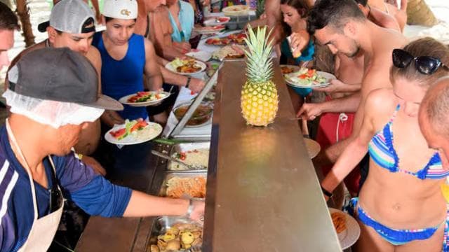 Bayahibe: Saona Island Catamaran Cruise with Natural Pool