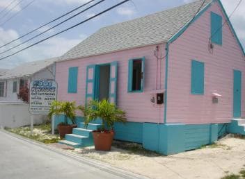 Bayahibe: Monkeyland and Country House Tour with Pickup - Dominican Republic