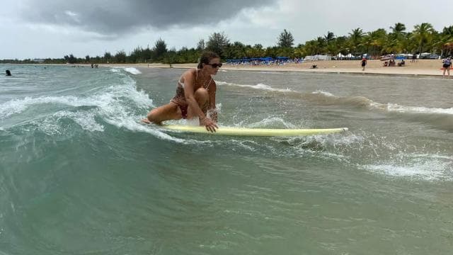 Carolina: Beginners Surf Lesson & Extended Surfboard Rental