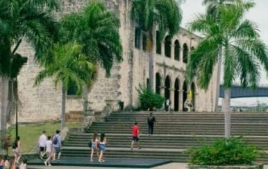 Private: Punta Cana Santo Domingo Day Trip with Lunch