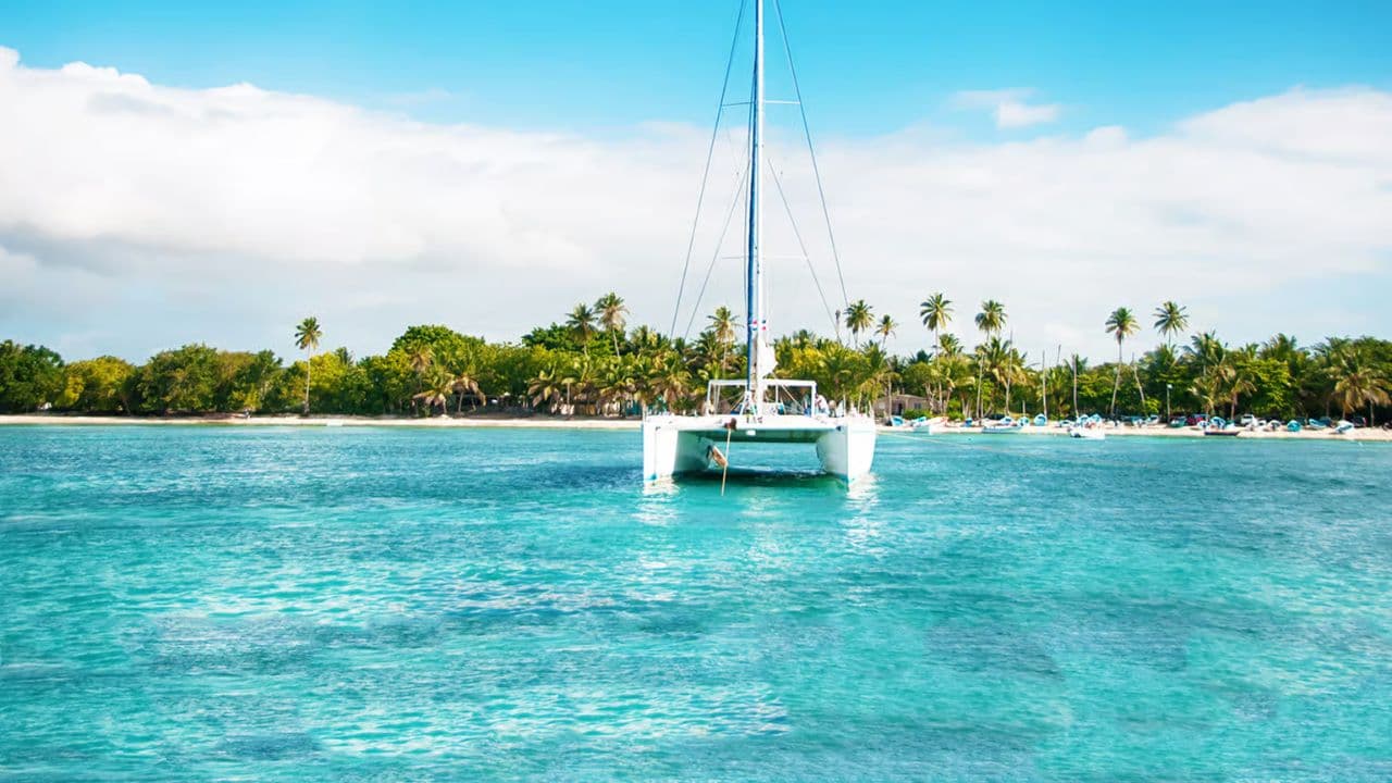 Punta Cana: Catalina Island Catamaran Cruise with Snorkeling
