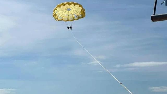 Punta Cana: Hotel Pickup and Parasailing Adventure