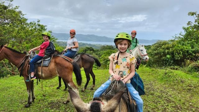 CRParaiso: Horseback Riding Adventure
