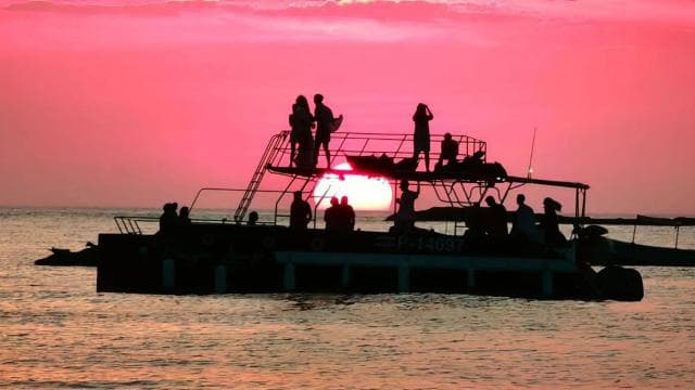 Tamarindo: Sunset Catamaran Pacific Lounge Tour