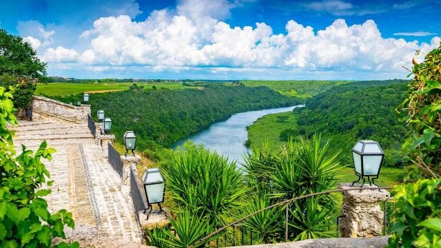 Catalina Island & Altos de Chavón Full-Day Tour