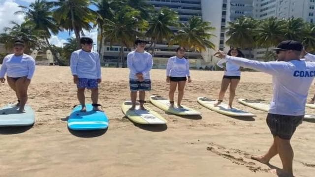Carolina: Beginners Surf Lesson & Extended Surfboard Rental