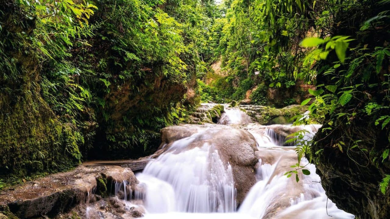 Jamaica: Full Day Dunn's River and Blue Hole with Lunch