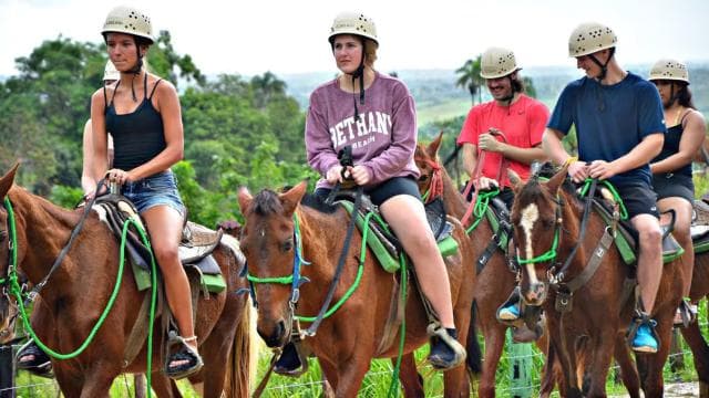 Punta Cana:Paseo en buggie ,caballo y ziplines en la selva