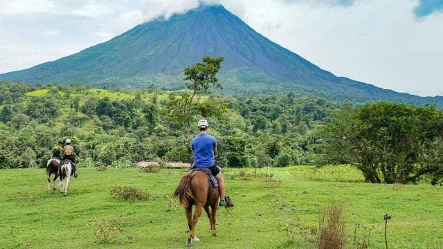 La Fortuna: Arenal Volcano Horseback Riding