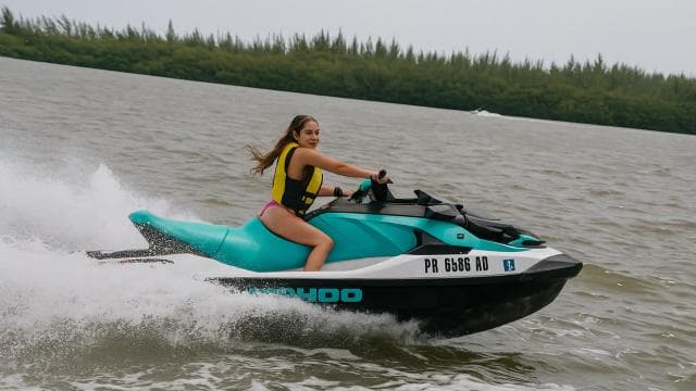 Catano: 1-Hour Jet Ski Rental for Drivers 21+ - Photo 4 (Gallery view)