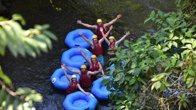 La Fortuna: aventura en tubing por aguas bravas del río Arenal - Photo 2 (Gallery view)