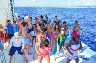 SAONA ISLAND: Catamaran Boat with Open Bar, Lunch and More..