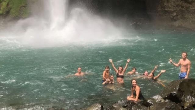 La Fortuna: Half-Day Waterfall Tour with Lunch