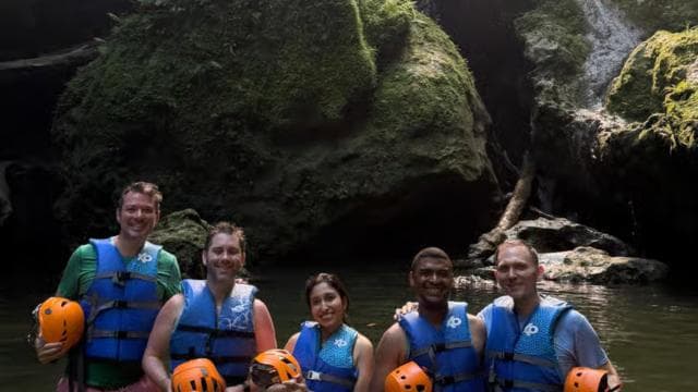 Vega Baja: Highlights views and Guided Tour in Caves