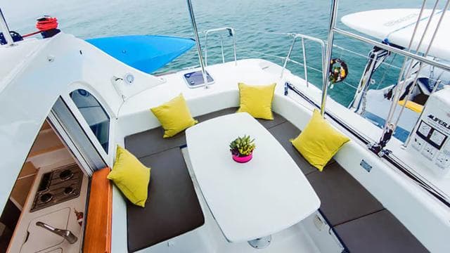 Fajardo: Afternoon Sailing Charter with Appetizers & Drinks