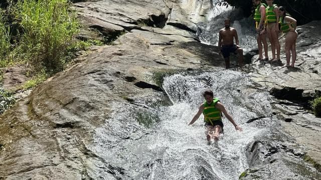 Wasserrutschen und Strandtour und Transport im El Yunque-Regenwald - Dominican Republic