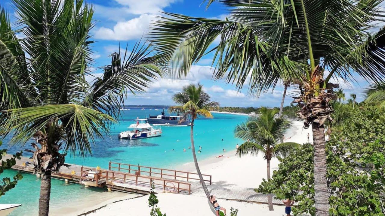 Punta Cana: Catalina Island Private Day Trip with Snorkeling