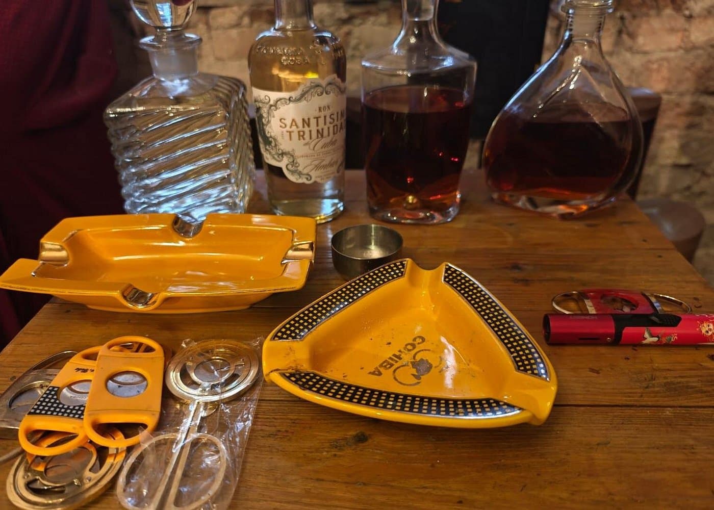 Cigar Rolling Experience with Rum and Chocolate Pairing