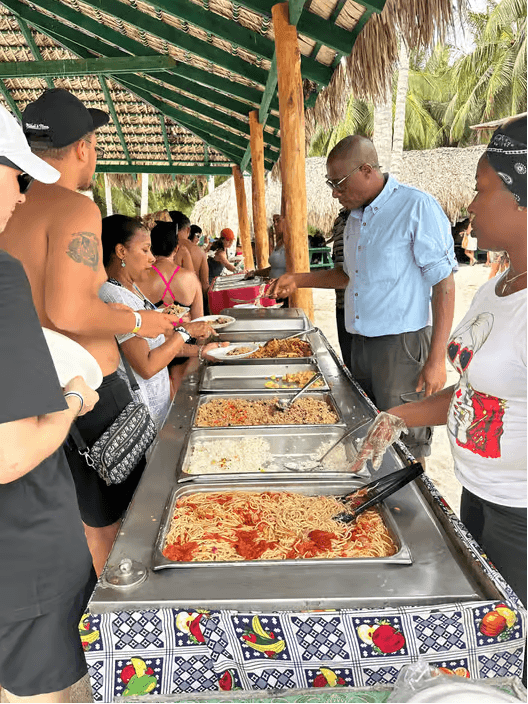 Von Santo Domingo: Tagesausflug zur Isla Saona mit Katamaranfahrt - Photo 2 (Gallery view)