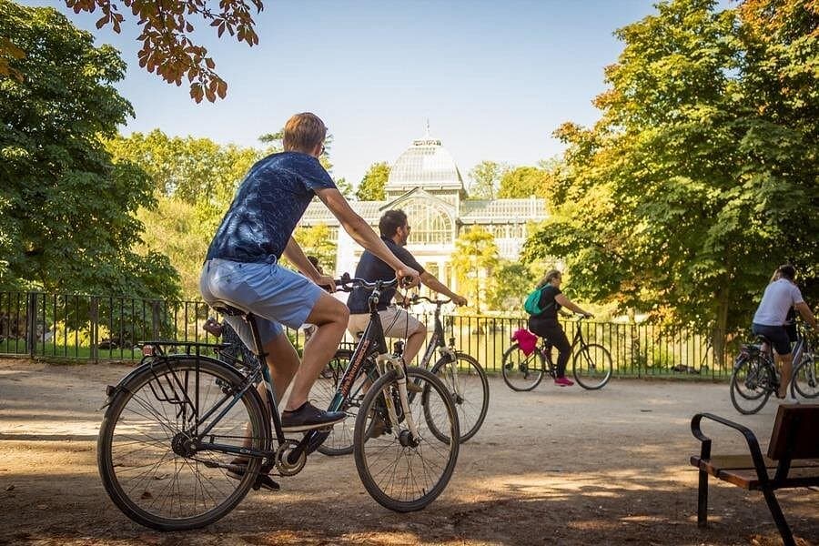 Self Guided Bike Tour at The Retiro Park at Your Own Pace - Photo 3 (Gallery view)