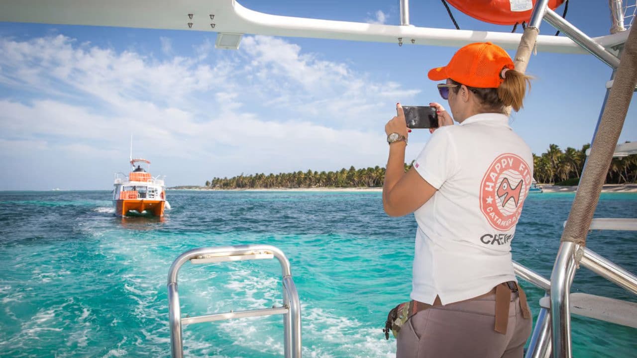 Punta Cana: Catamaran Tour with Taiguey Emotion Show