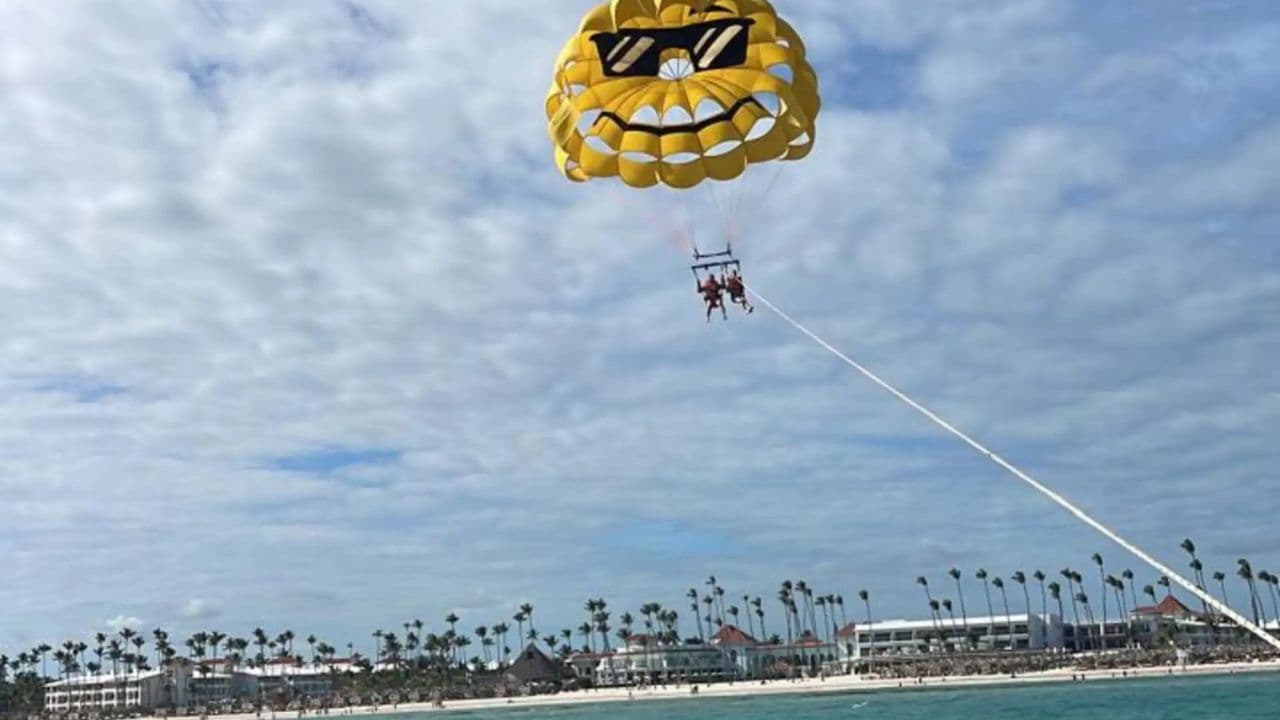 Punta Cana: Parasailing Adventure Adrenaline - Photo 2 (Gallery view)