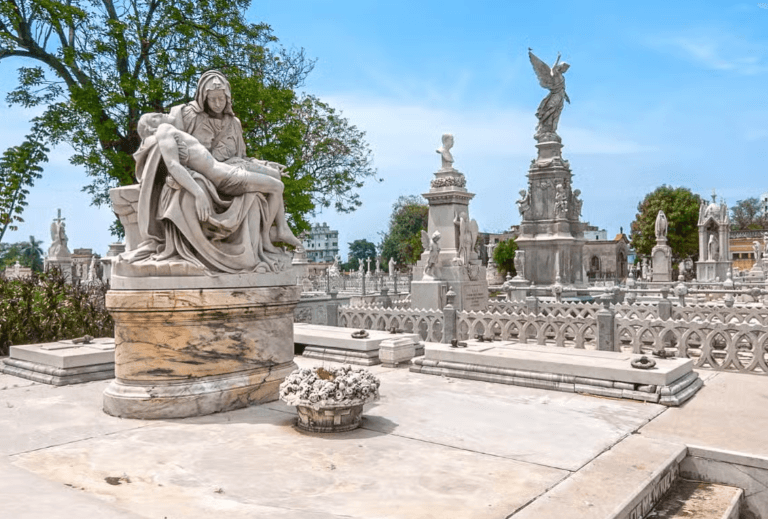 Havana Colón Cemetery Free Tour