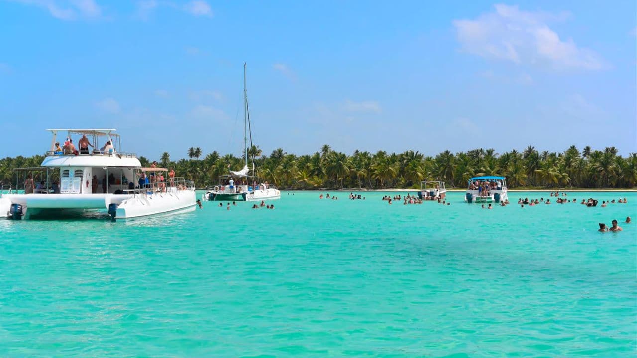 Full-Day Saona Island Tour by Speedboat
