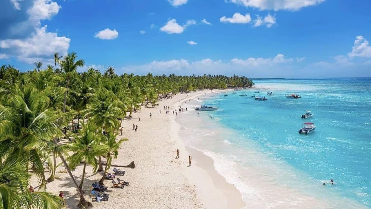 Haitises + Cayo Levantado ( Bacardi Island )