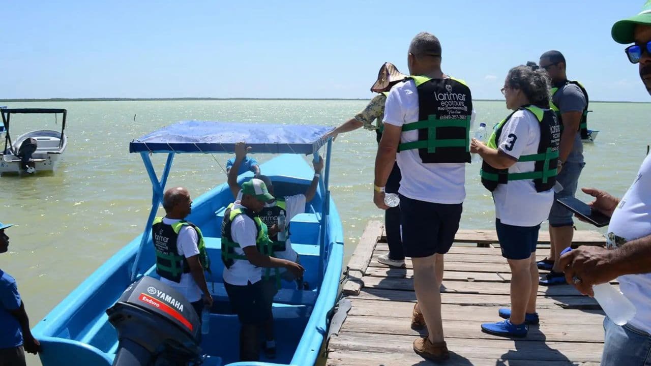 Bahía de las Águilas + Laguna de Oviedo ¡TODO INCLUIDO!