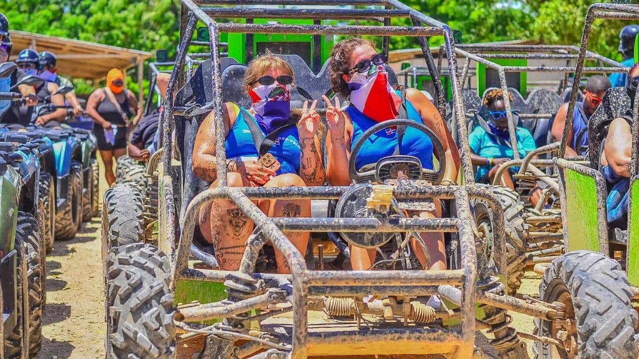 Asombrosa actividad en buggy por la playa de macao y cueva	
