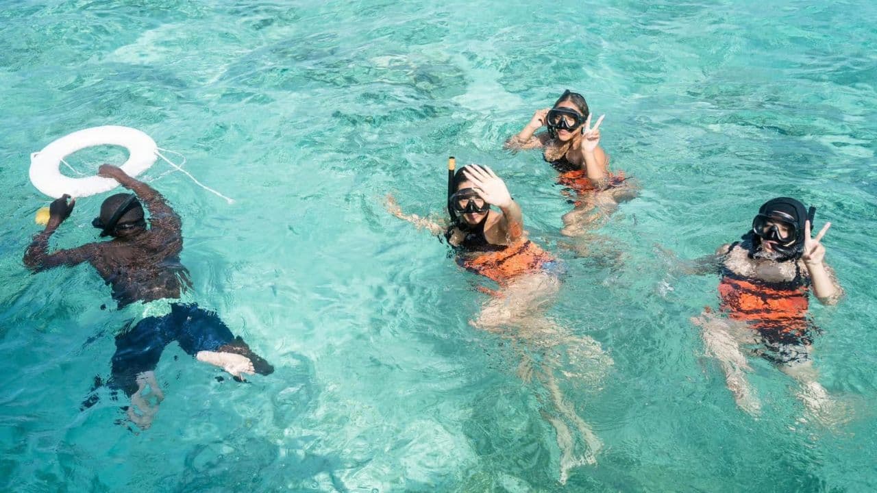 Punta Cana: Catamaran Tour with Open Bar and Reef Snorkeling