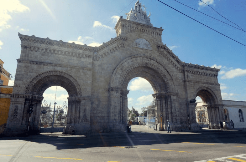 Havana Colón Cemetery Free Tour
