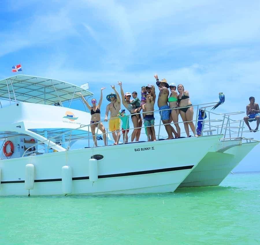 Private Catamaran with Open Bar and Dominican Meal