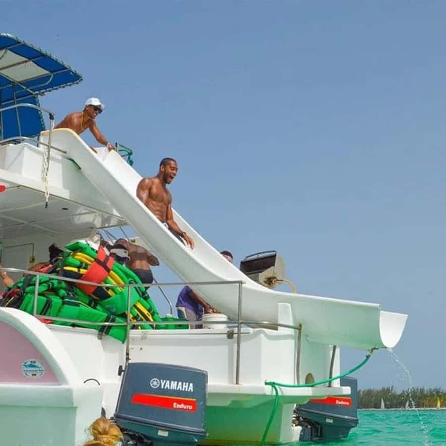 Party Boat / Fiesta En Catamarán En Punta Cana / Free Drinks