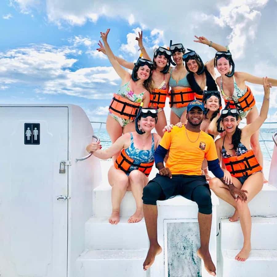 Punta Cana: Catamaran Party Cruise with Snorkeling