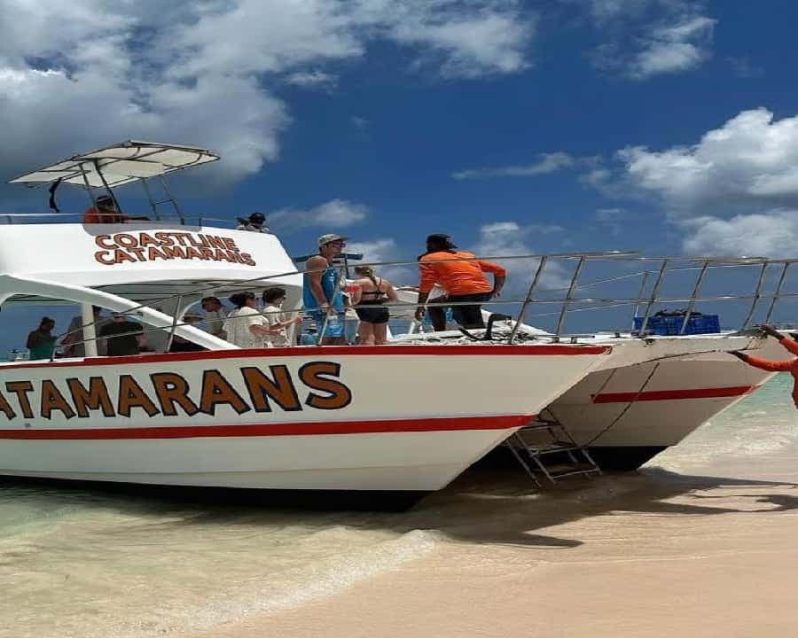 Punta Cana: Catamaran Cruise with Snorkeling & Drinks