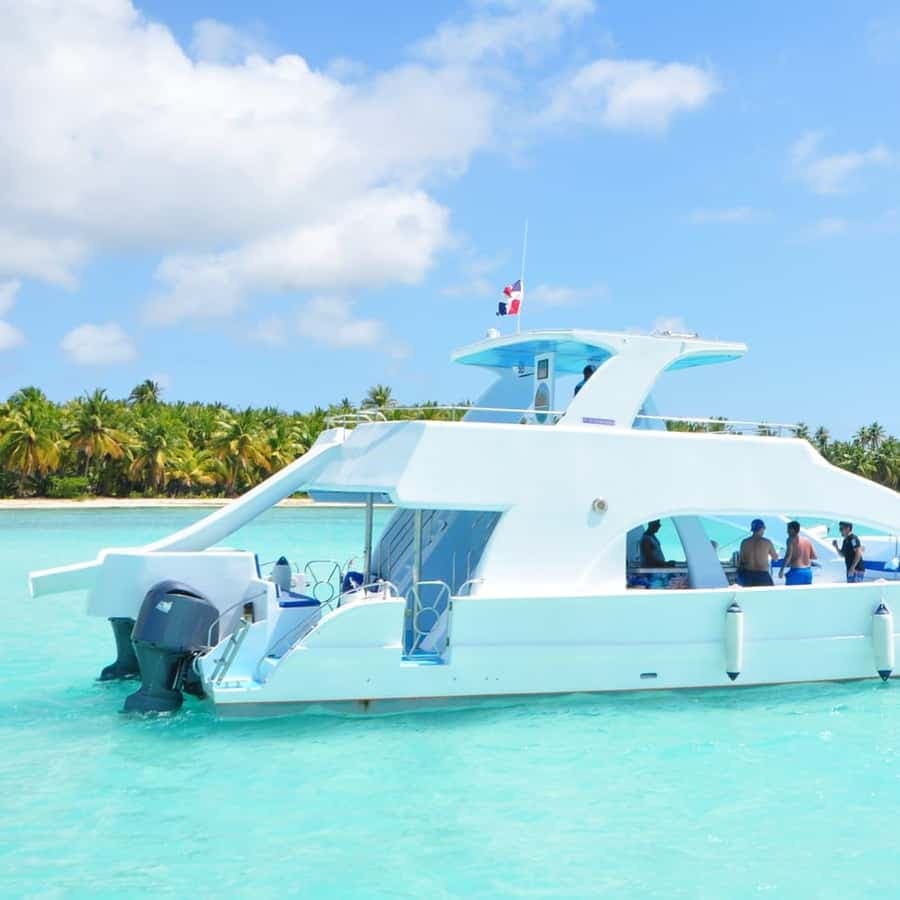 Samana: City Tour with Whale Watching & Cayo Levantado Stop