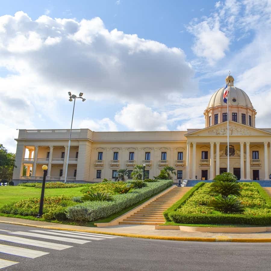 Punta Cana: Santo Domingo Day Trip with Tickets and Lunch