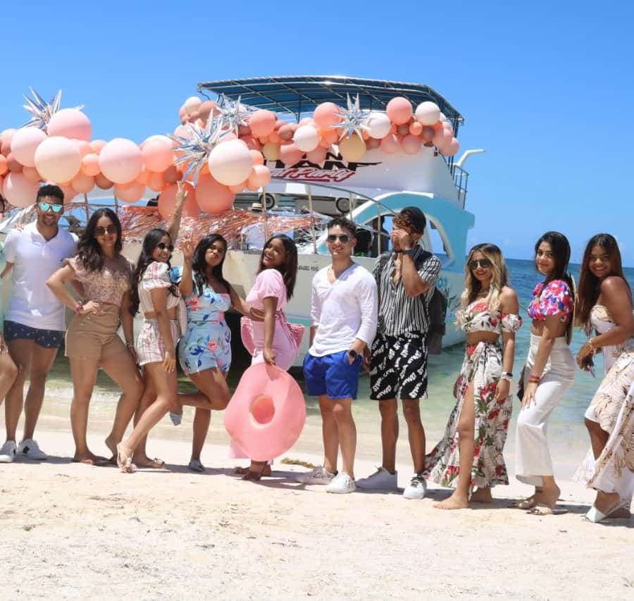 Punta Cana: Party Boat with Open Bar and Snorkeling