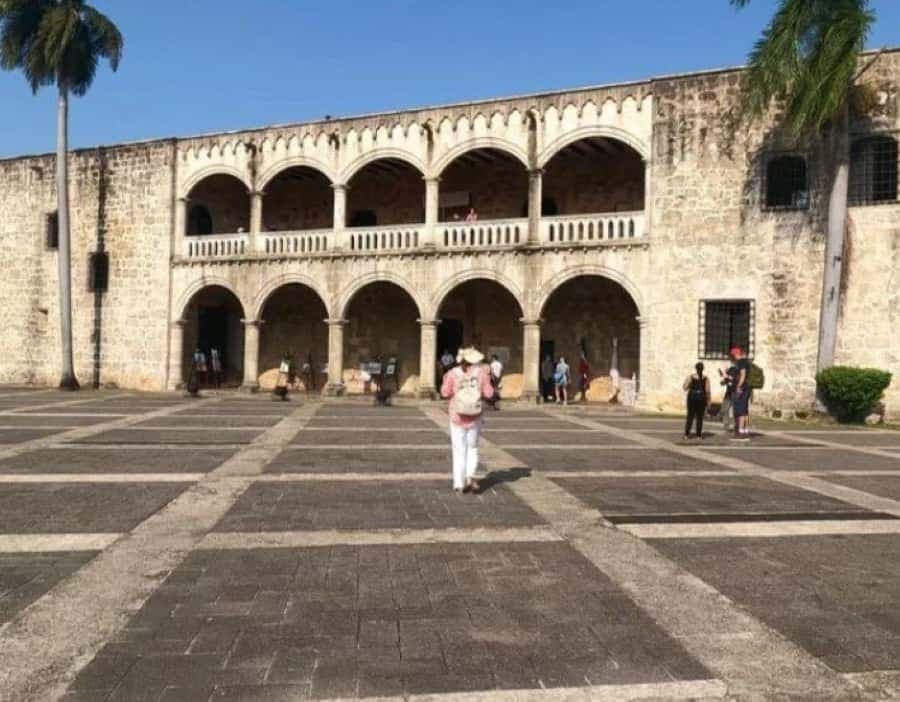 Punta Cana: Santo Domingo Day Trip with Buffet Lunch