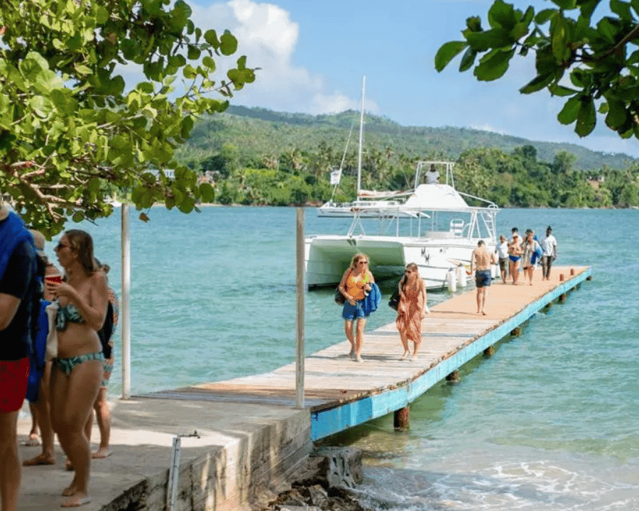 Samana: Cayo Levantado, Isla Bacardí y la Magnífica Cascada