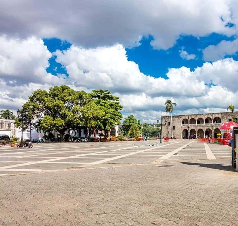 Punta Cana: Santo Domingo Colonial City Tour with Lunch